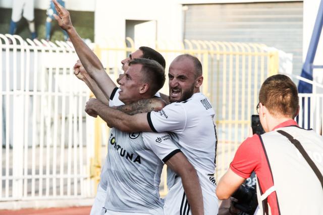 兰德尔20分哈登8中1 森林狼终结快船主场9连胜