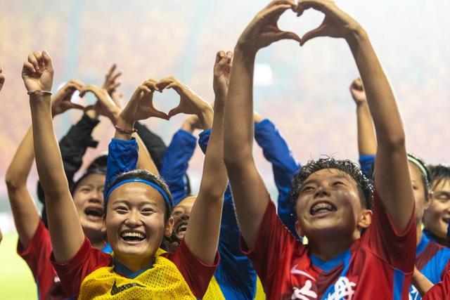 双子星与火箭提前续约 戈登4年1.33亿留掘金