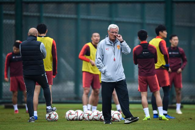 库里27分哈特三双 勇士负尼克斯跌回西部第十